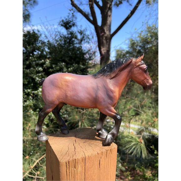 Breyer Horse - Picture 1 of 5